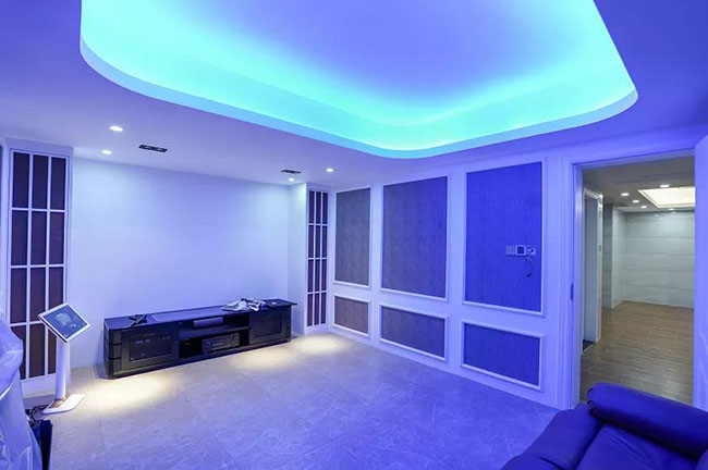 410㎡別墅，簡(jiǎn)約自然相結(jié)合，娛樂(lè)典雅兩不誤，體驗(yàn)生活的美好時(shí)光